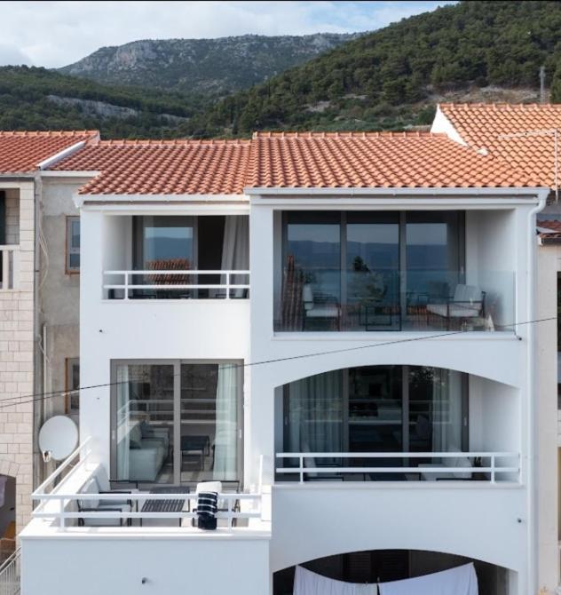 Apartamento Holiday In Bol **** Green Exterior foto